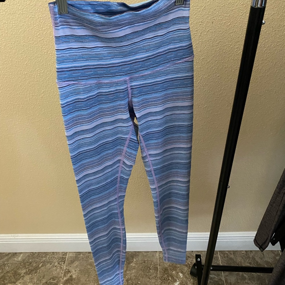 Lululemon high rise wunder under blue/purple striped size 4